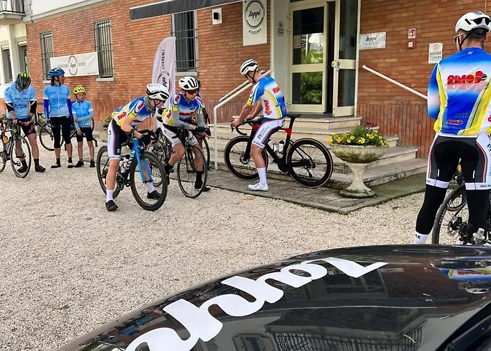 Zappi Cycling 3*