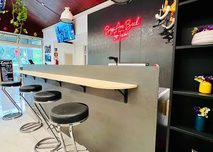 Zappi Cycling מלון 3*